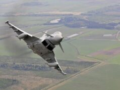Lituania investiga caída de dron tras activar alertas aéreas Caza Typhoon de la Royal Air Force sobre Lituania durante una misión de vigilancia aérea en 2014; fotografía de archivo.