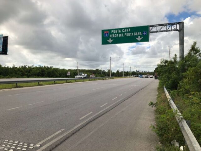 Imagen ilustrativa de una vía cerca de la rotonda de Punta Cana; no corresponde a la fiscalización de DIGESETT