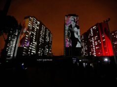 Villa Panamericana de Lima iluminada, fotografía de archivo de 2020
