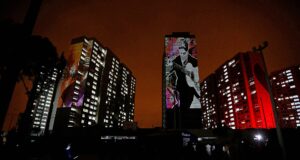 Villa Panamericana de Lima iluminada, fotografía de archivo de 2020