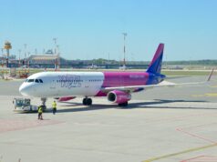 Airbus A321-200 de Wizz Air en el aeropuerto de Hamburgo; fotografía de archivo de mayo de 2024.